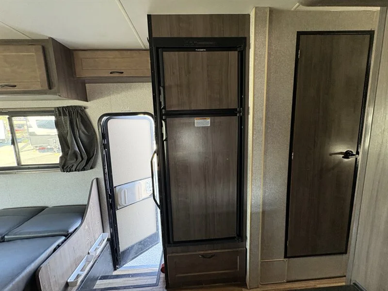 2020 Winnebago 328R Minnie Winnie