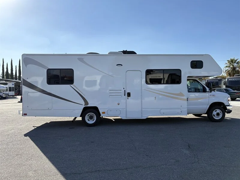 2020 Winnebago 328R Minnie Winnie