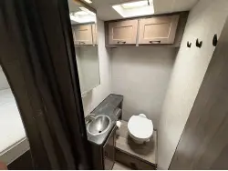 2020 Winnebago 328R Minnie Winnie