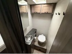 2020 Winnebago 328R Minnie Winnie