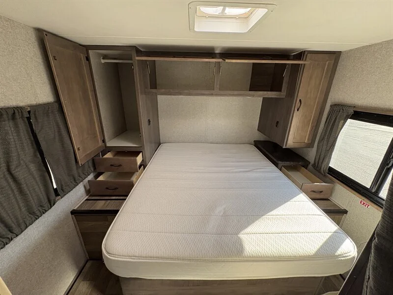 2020 Winnebago 328R Minnie Winnie