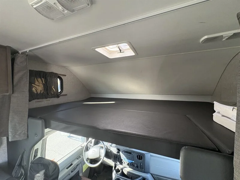 2020 Winnebago 328R Minnie Winnie