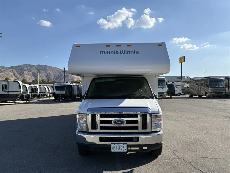 2020 Winnebago 328R Minnie Winnie