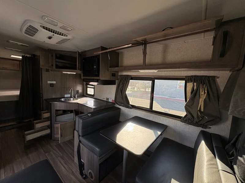 2020 Winnebago 328R Minnie Winnie