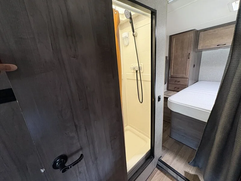 2020 Winnebago 328R Minnie Winnie
