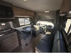 2020 Winnebago 328R Minnie Winnie