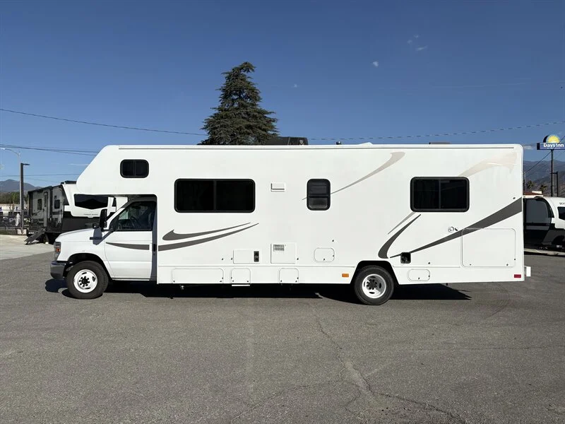2020 Winnebago 328R Minnie Winnie