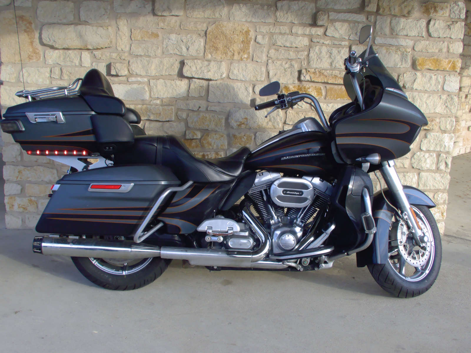 2016 Harley-Davidson CUSTOM VEHICLE OPS ROAD GLIDE ULTRA ULTRA in Waco, TX