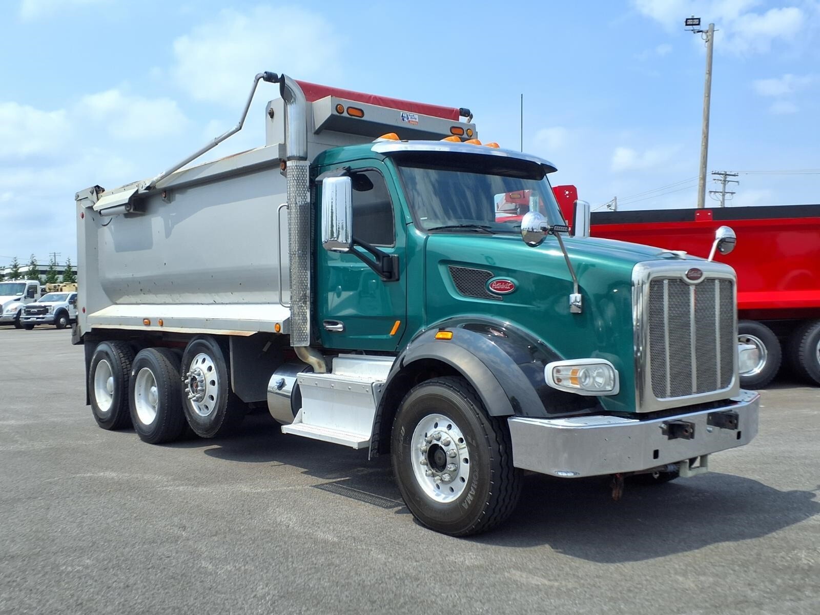2016 PETERBILT 567 in Baltimore, MD