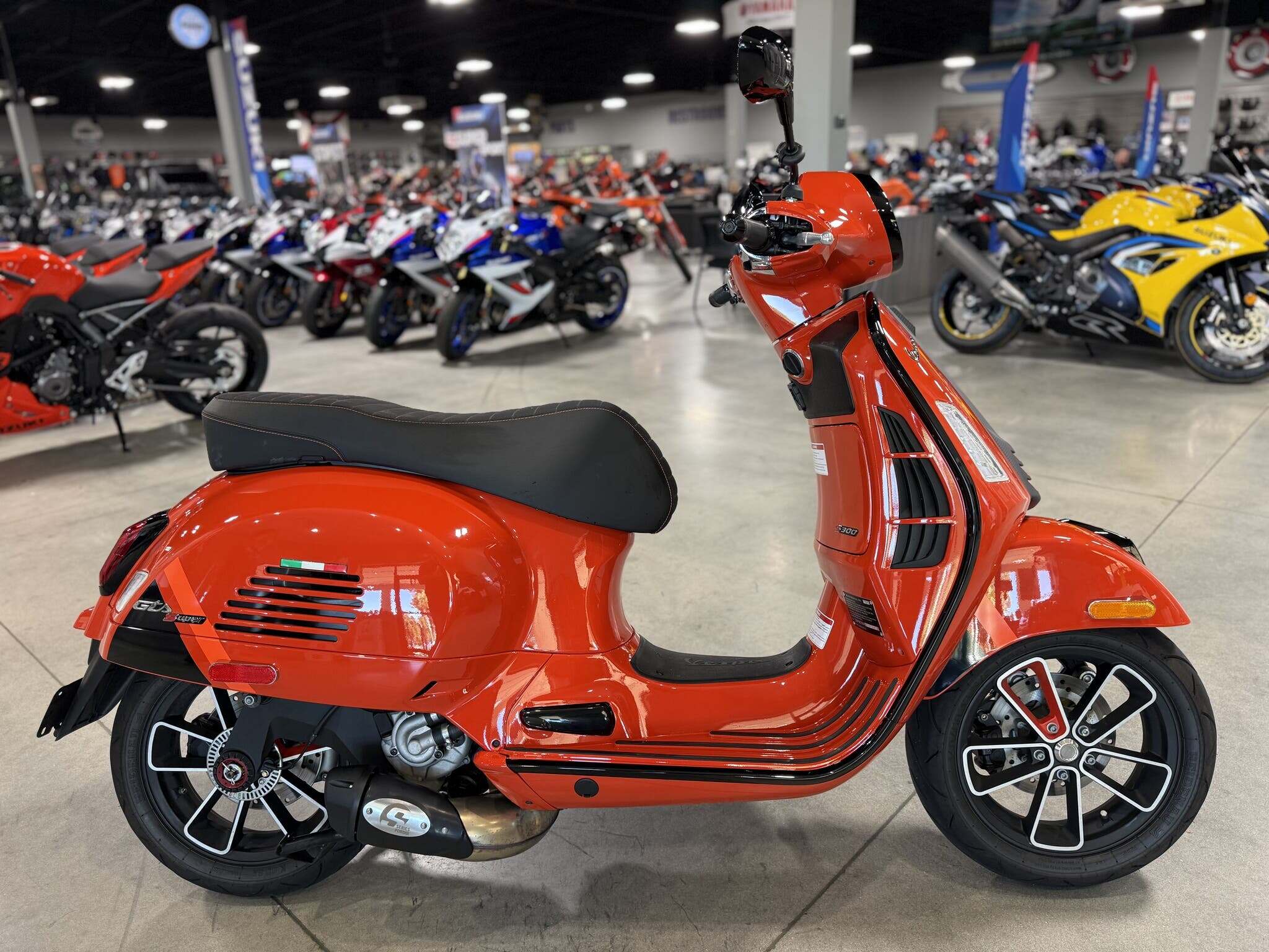 2025 Vespa GTS 300 HPE Verde Amabile 300 HPE in Orange City, FL