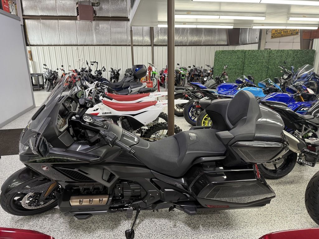 2026 Honda® Gold Wing Tour Airbag Automatic DCT 1800 TOUR AUTOMATIC DCT in Lake Villa, IL