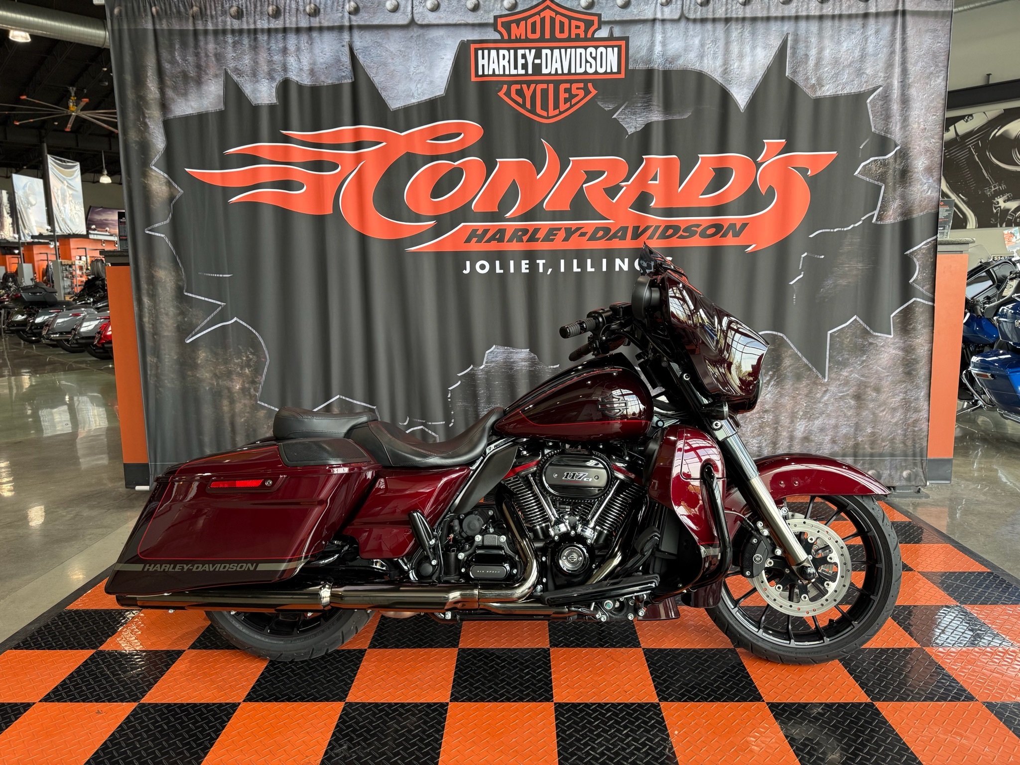 2019 Harley-Davidson CVO™ Street Glide® CVO in Shorewood, IL