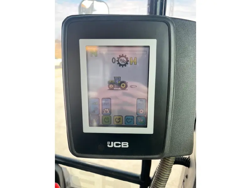 2017 JCB 8290
