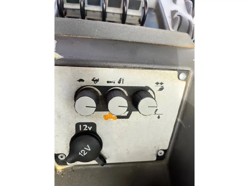 2017 JCB 8290