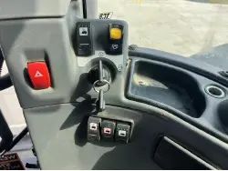 2017 JCB 8290