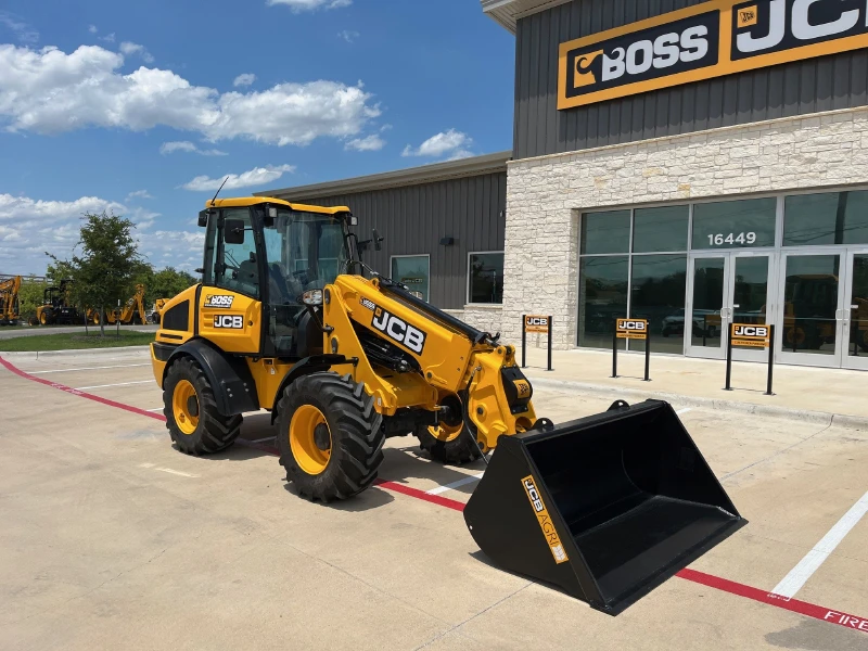 2025 JCB TM220