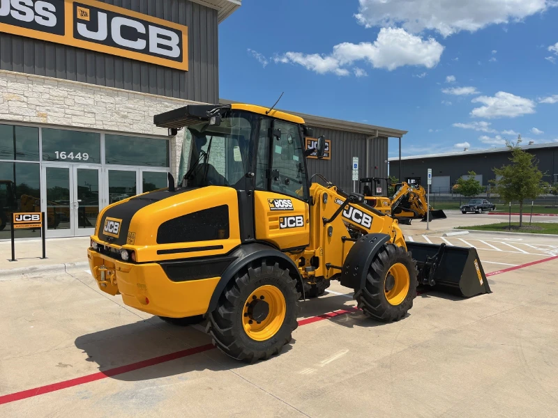 2025 JCB TM220