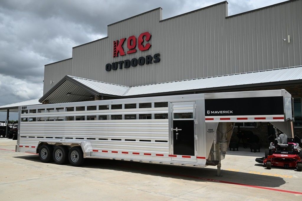 2027 Eby 30' X 6' 11" MAVERICK Slat Side Livestock Trailer in Caldwell, TX