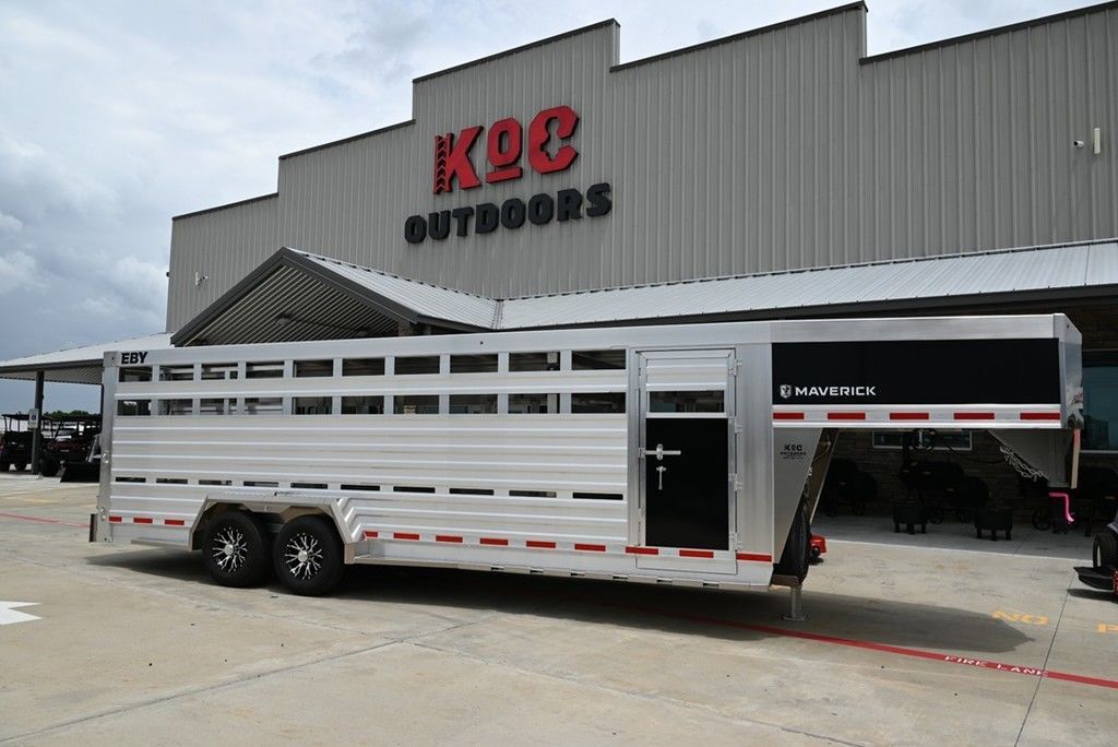 2027 Eby 24' X 6'11" MAVERICK Slat Side Livestock Trailer in Caldwell, TX