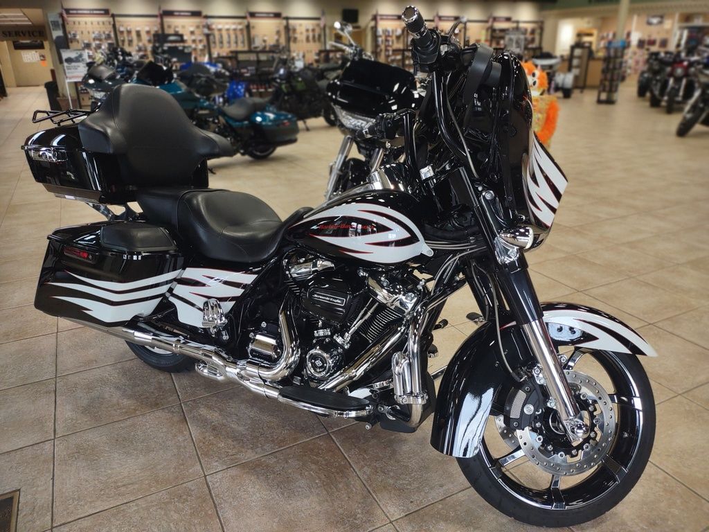 2017 Harley-Davidson® FLHXS - Street Glide® Special SPECIAL in Chambersburg, PA
