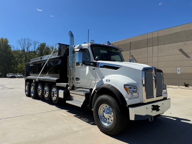 2027 KENWORTH T880S PH in Charlotte, NC