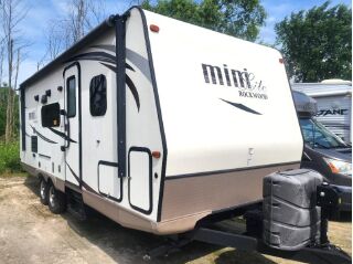 2016 FOREST RIVER ROCKWOOD MINI LITE 2504S
