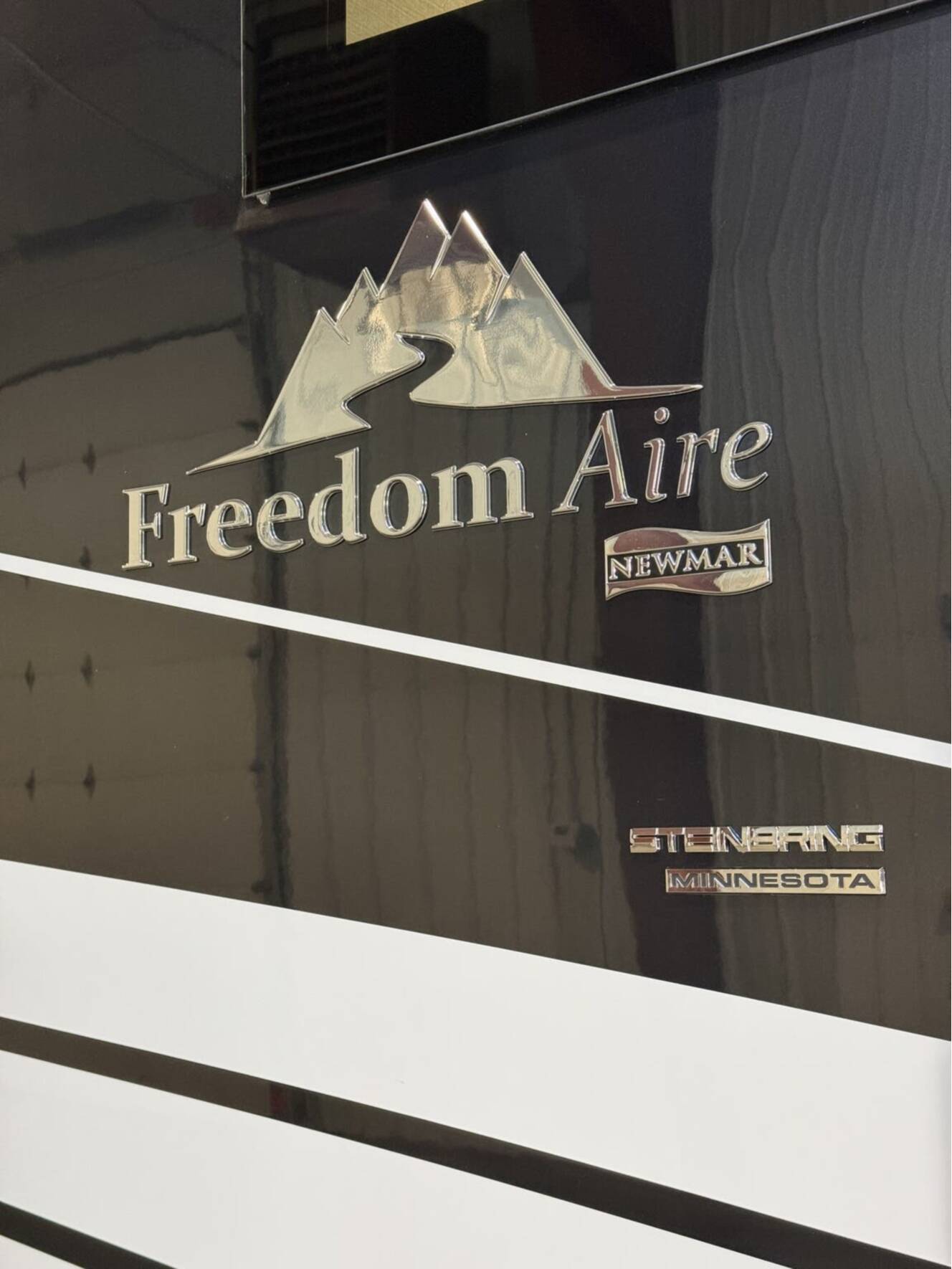 A photo of this 2027 Newmar Freedom Aire 2512