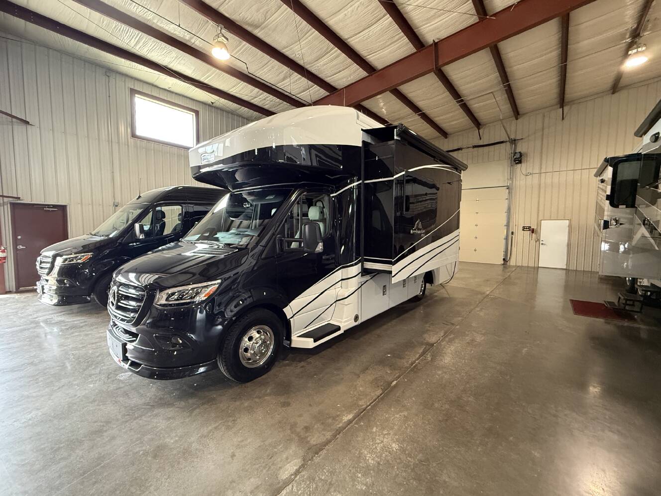 A photo of this 2027 Newmar Freedom Aire 2512