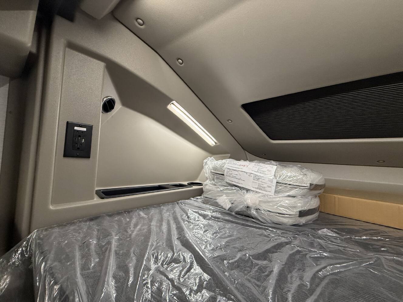 A photo of this 2027 Newmar Freedom Aire 2512