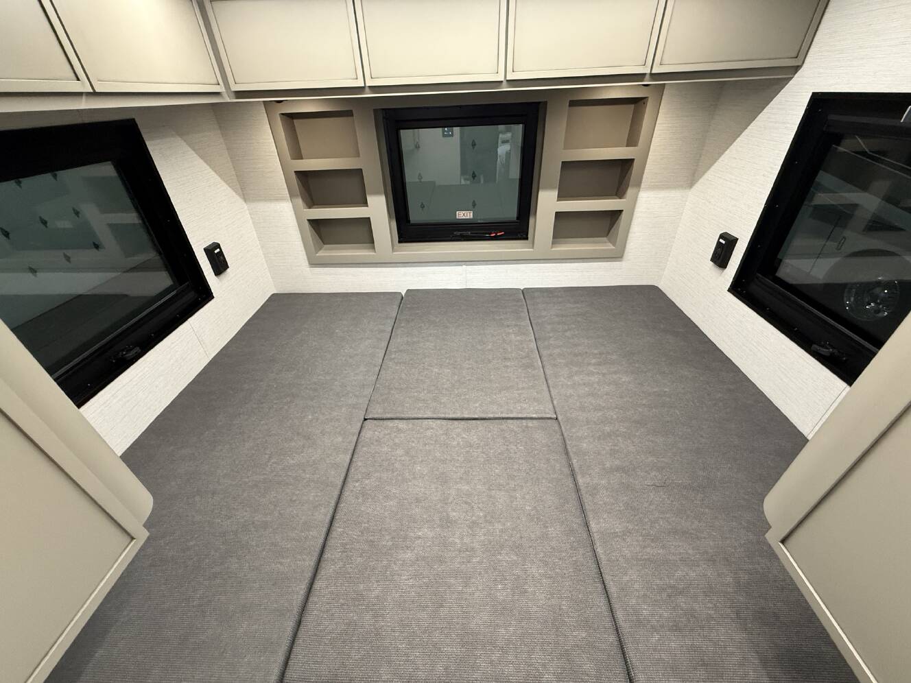A photo of this 2027 Newmar Freedom Aire 2512