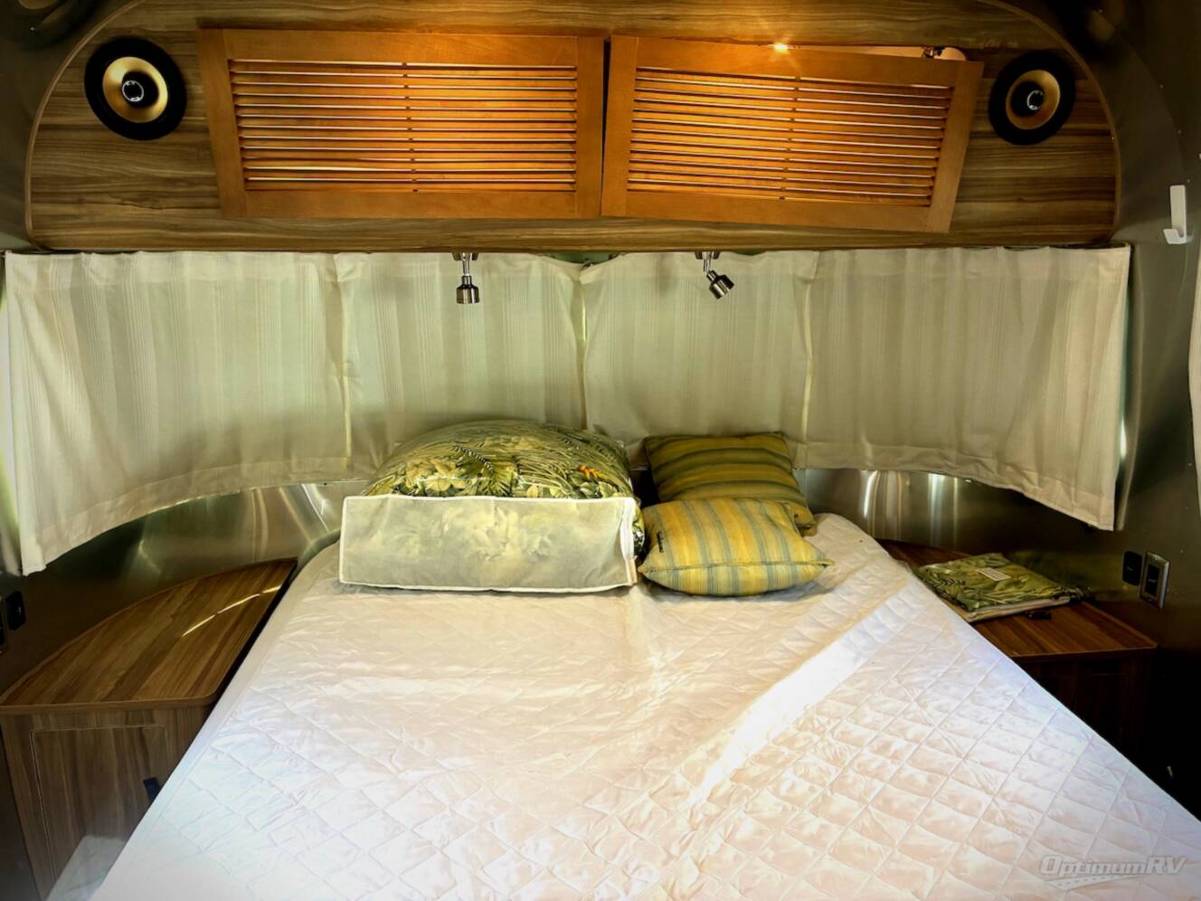 A photo of this 2019 Airstream Tommy Bahama 27FB