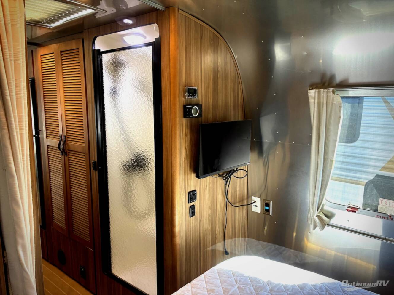 A photo of this 2019 Airstream Tommy Bahama 27FB
