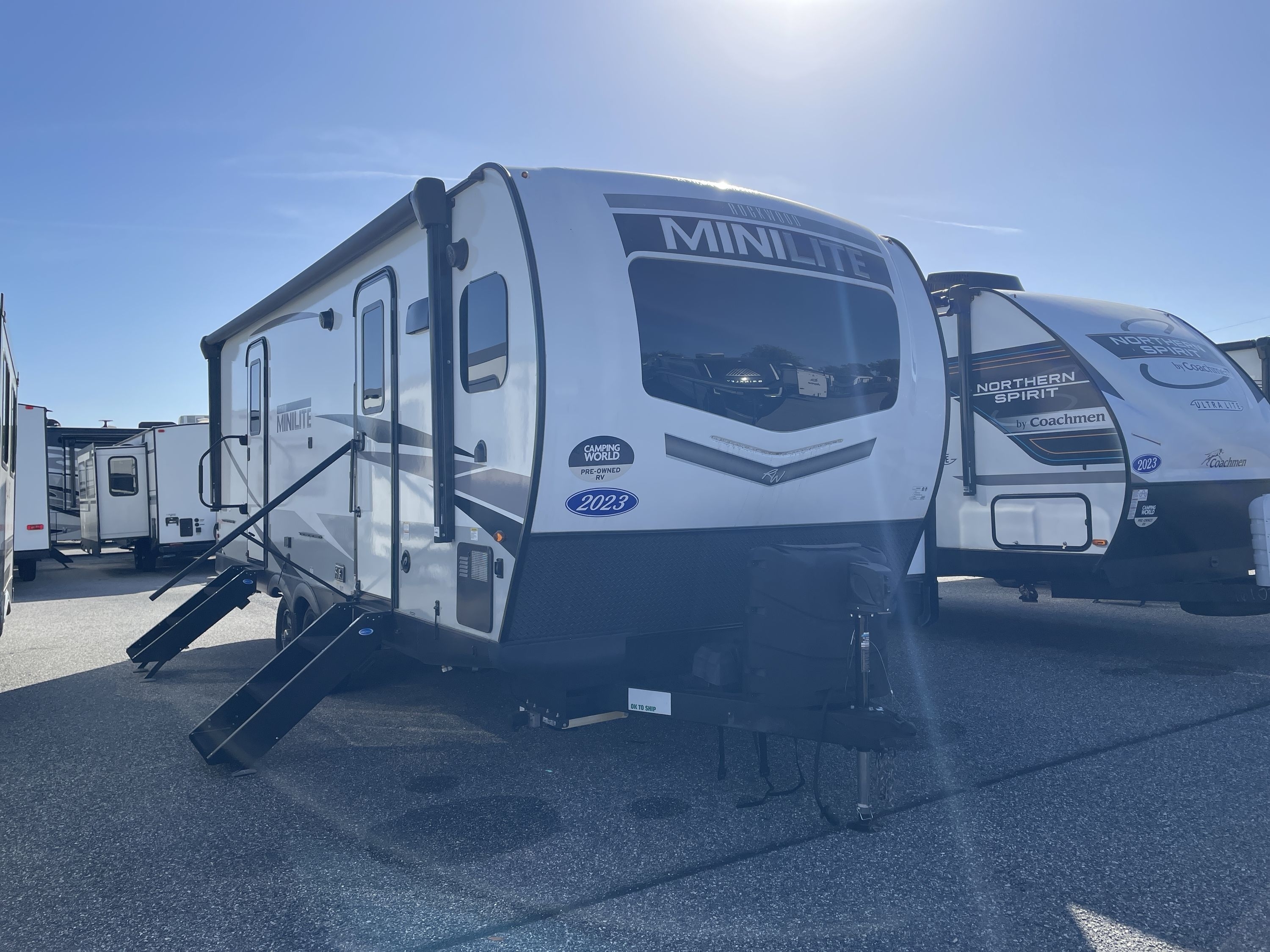 2023 Forest River ROCKWOOD MINI LITE 2516S in summerfield FL