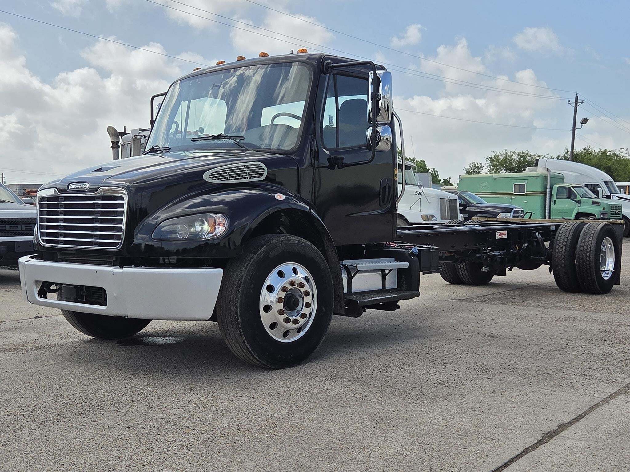 2023 FREIGHTLINER BUSINESS CLASS M2 106 in Corpus Christi, TX