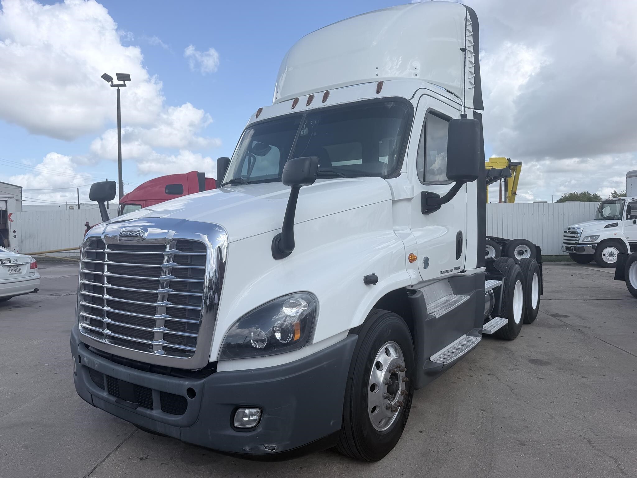 2019 FREIGHTLINER CASCADIA 125 in Houston, TX