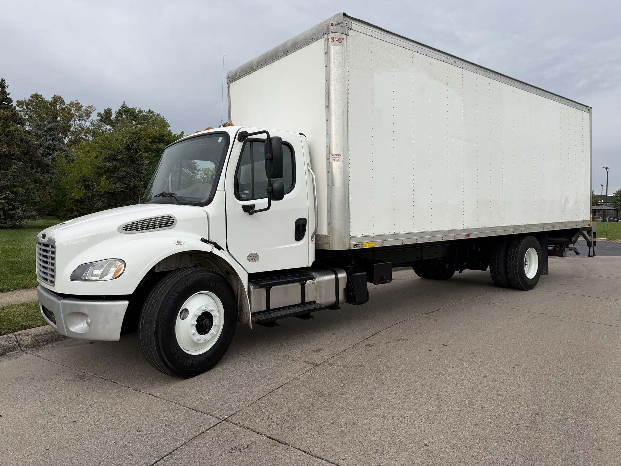 2024 FREIGHTLINER BUSINESS CLASS M2 106 in Warren, MI