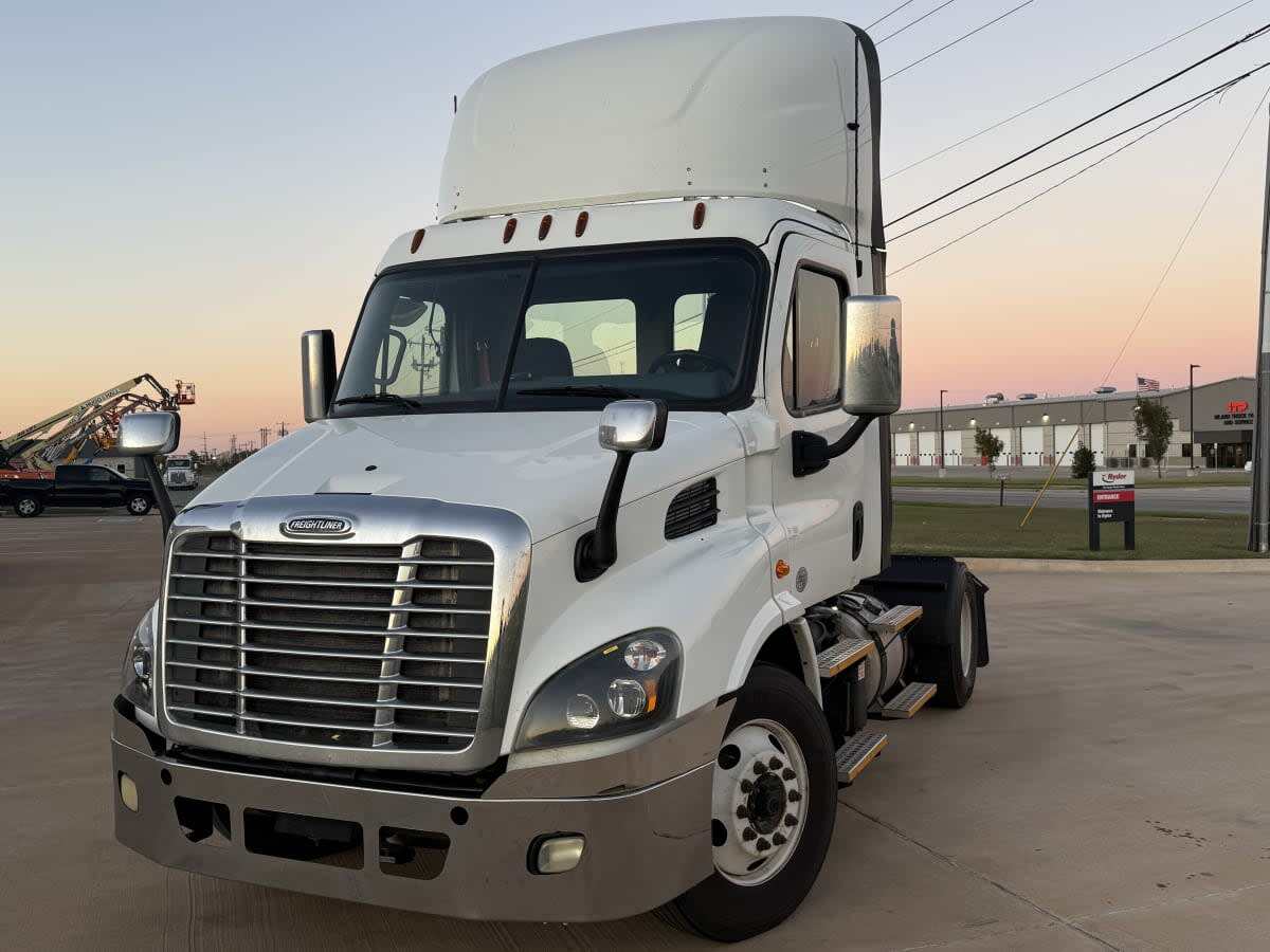 2017 FREIGHTLINER CASCADIA 113 in Oklahoma City, OK