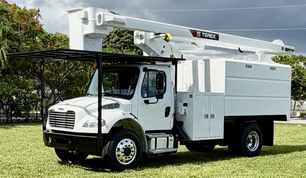 2020 FREIGHTLINER BUSINESS CLASS M2 106 in Hollywood, FL