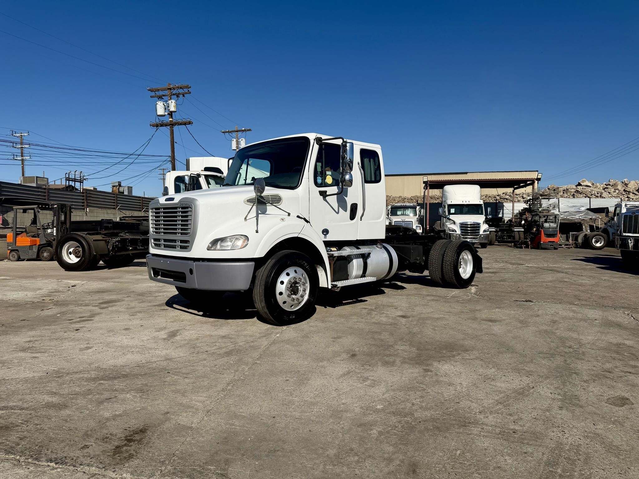 2021 FREIGHTLINER BUSINESS CLASS M2 112 in Sun Valley, CA