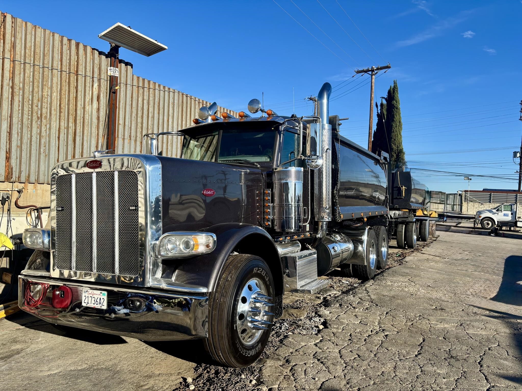 2017 PETERBILT 389 in Sun Valley, CA