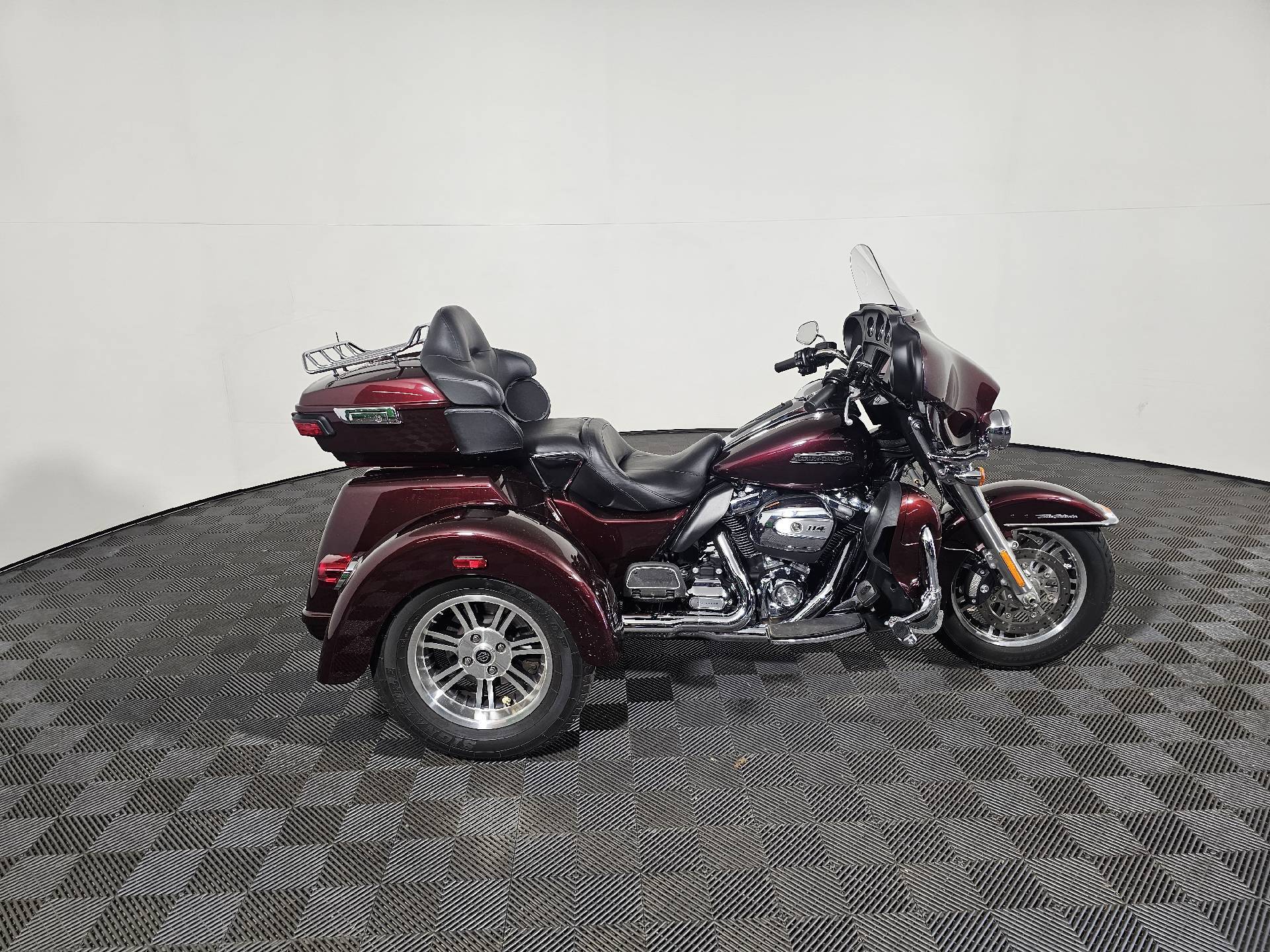 2019 Harley Davidson HARLEY DAVIDSON TRI GLIDE CVO in athens OH
