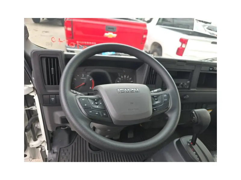 2025 Isuzu NPR HD
