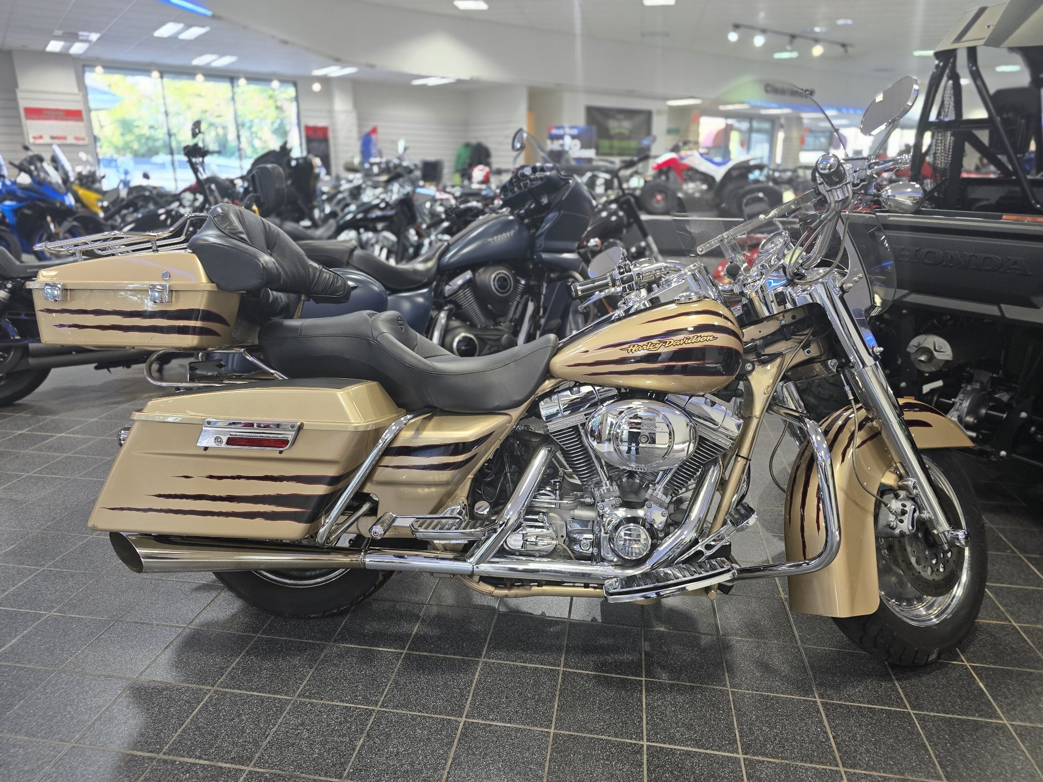 2003 Harley-Davidson Screamin' Eagle® Road King® CVO CVO in Asheville, NC