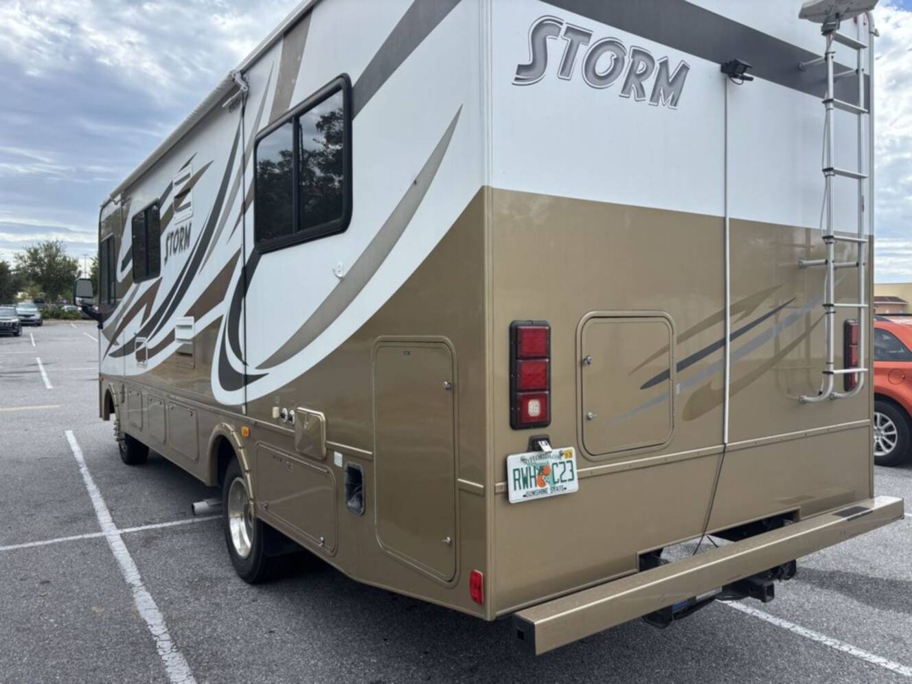 A photo of this 2013 Fleetwood Storm 28MS