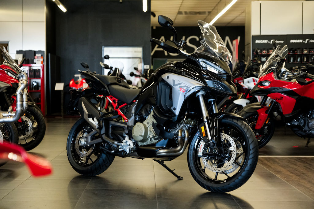 2026 Ducati Multistrada V4 S Travel & Radar Thrilling Black V4 S in Austin, TX