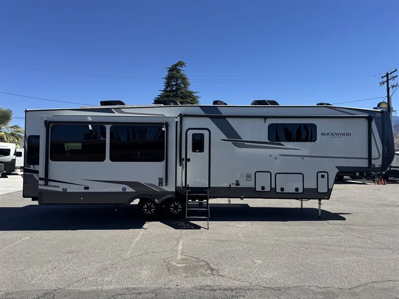 2027 Forest River Signature 401SFB Rockwood