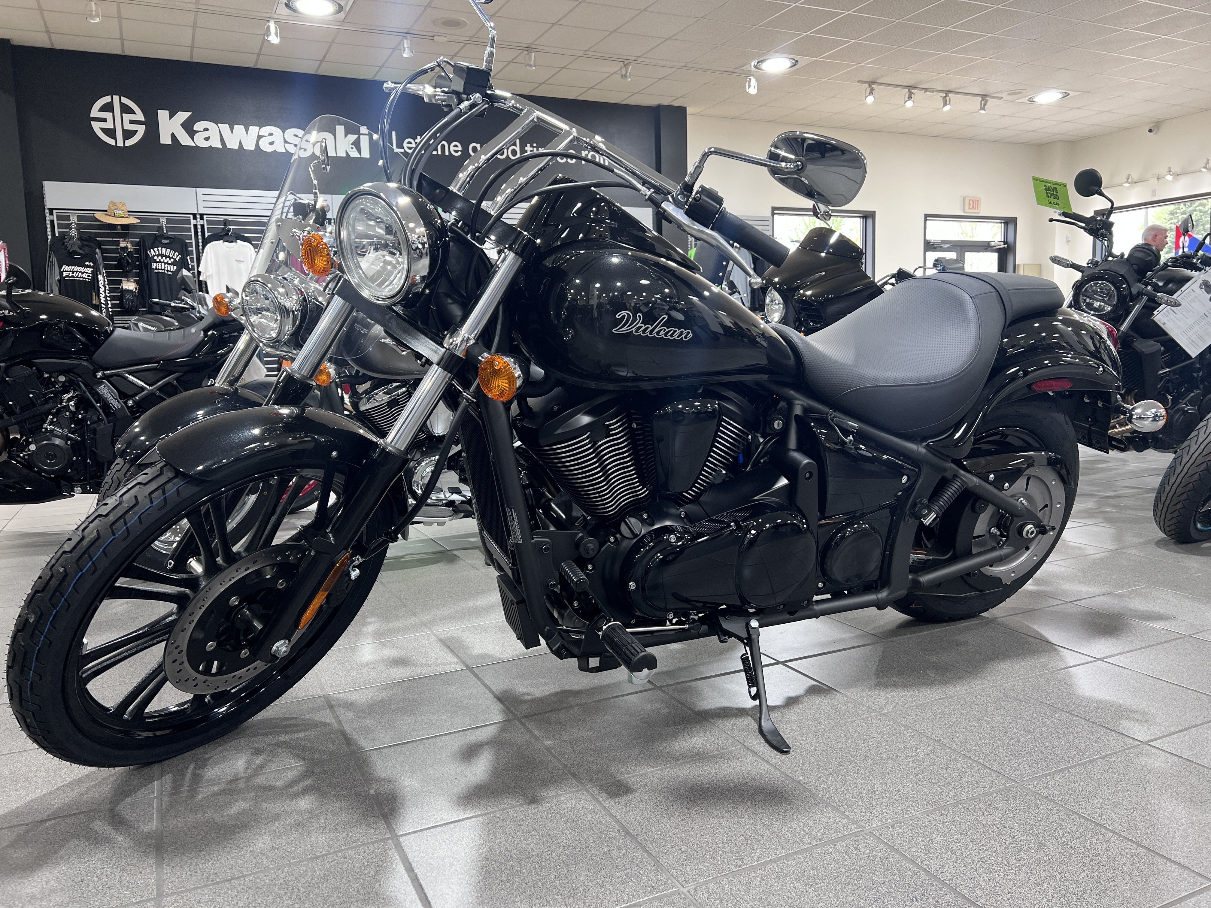 2026 Kawasaki Vulcan 900 Custom 900 CUSTOM in Des Moines, IA