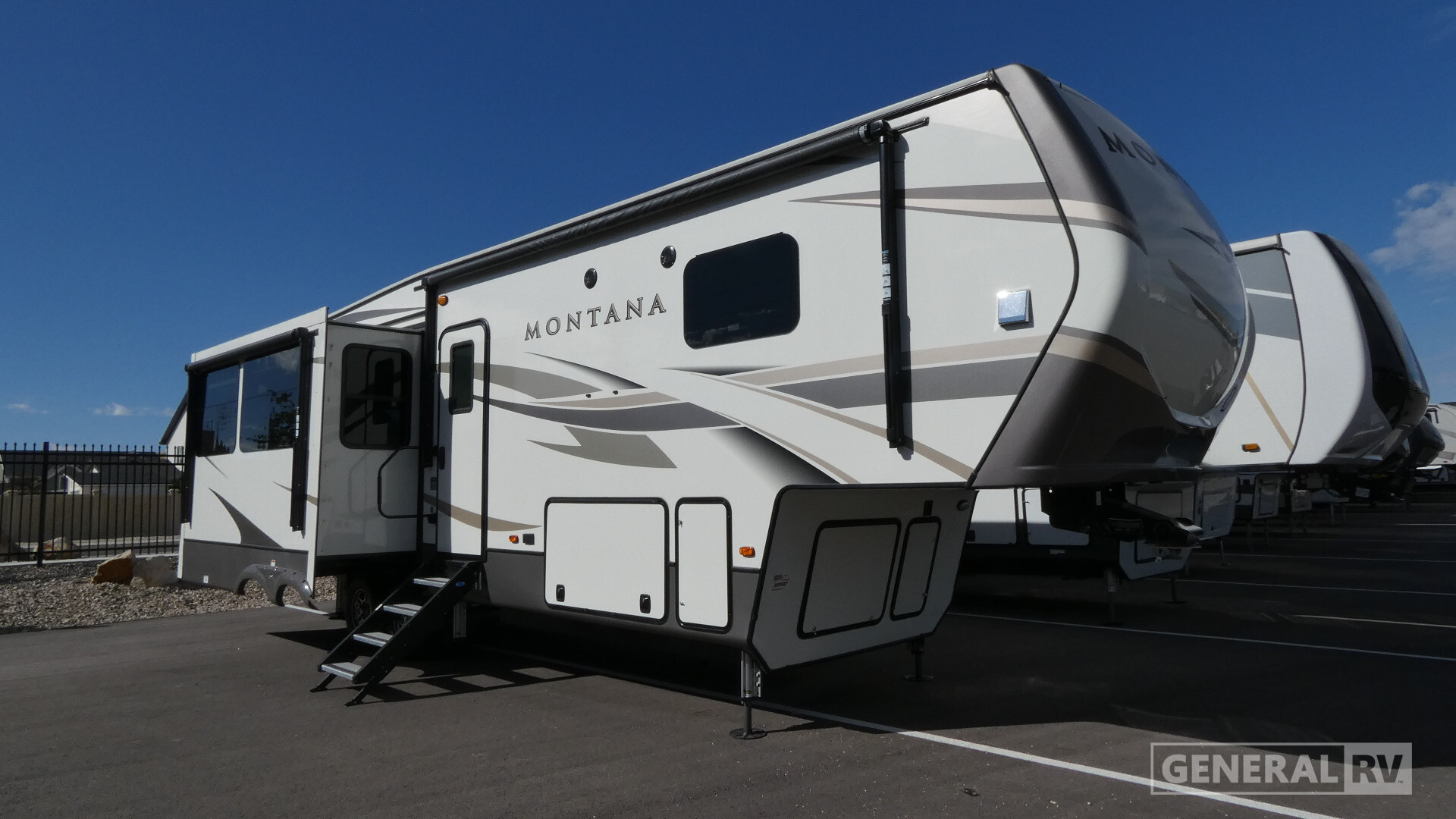 2020 Keystone MONTANA 3120RL in south weber UT