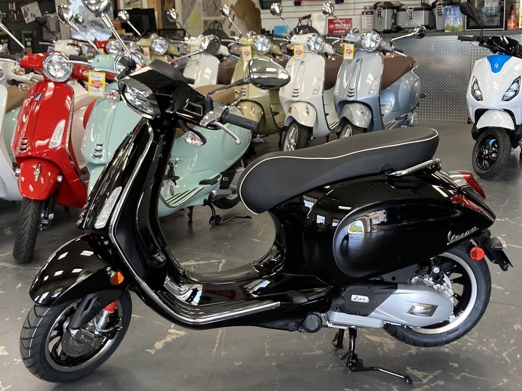 2023 Vespa Sprint 150 150 in Accident, MD