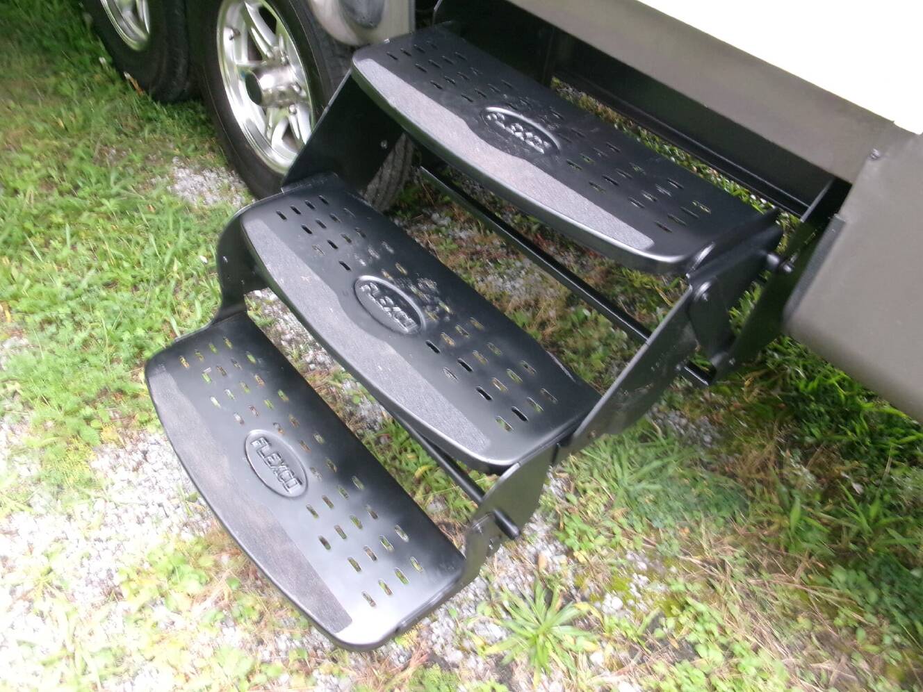 A photo of this 2012 Yellowstone Rv Canyon Trail 30FSES